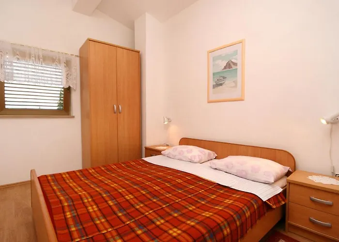 Lägenhet With A Parking Space - 5482