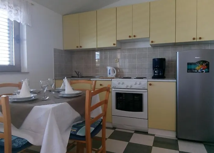 With A Parking Space - 5482 Lägenhet Novi Vinodolski